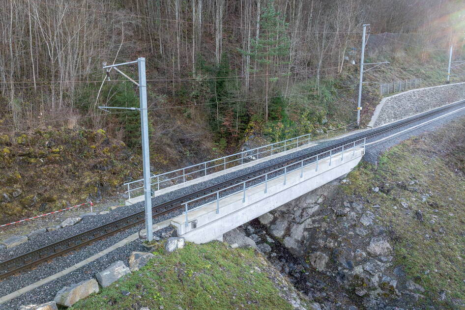 Brückencluster 3, Bahninfrastruktur - Ribu
