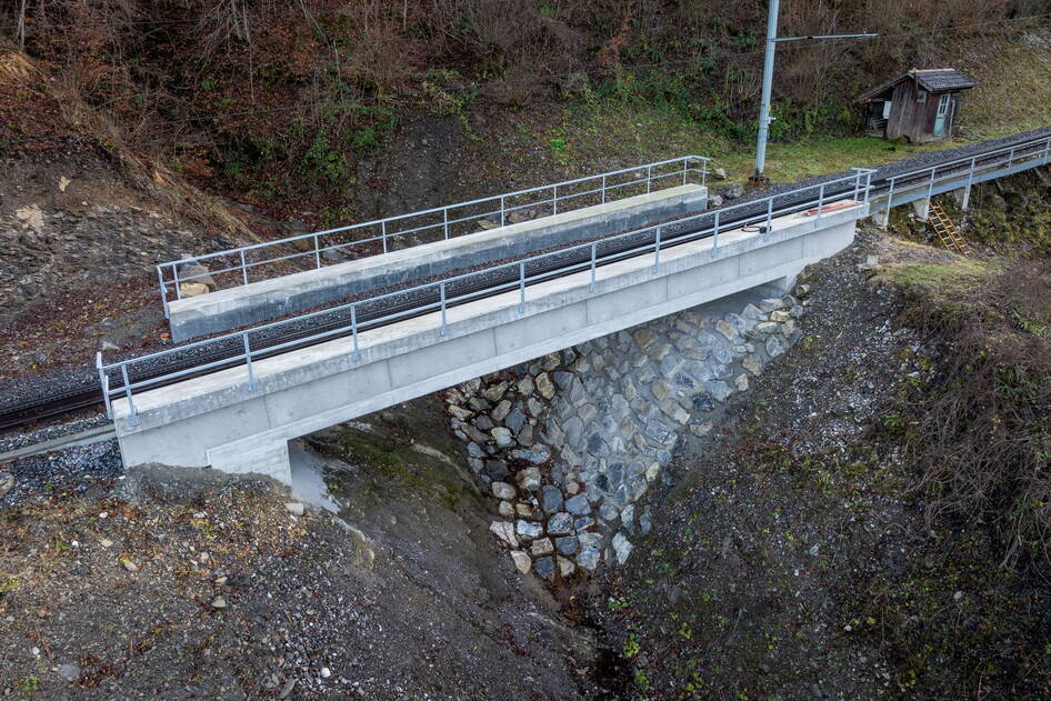 Brückencluster 3, Bahninfrastruktur - Ribu