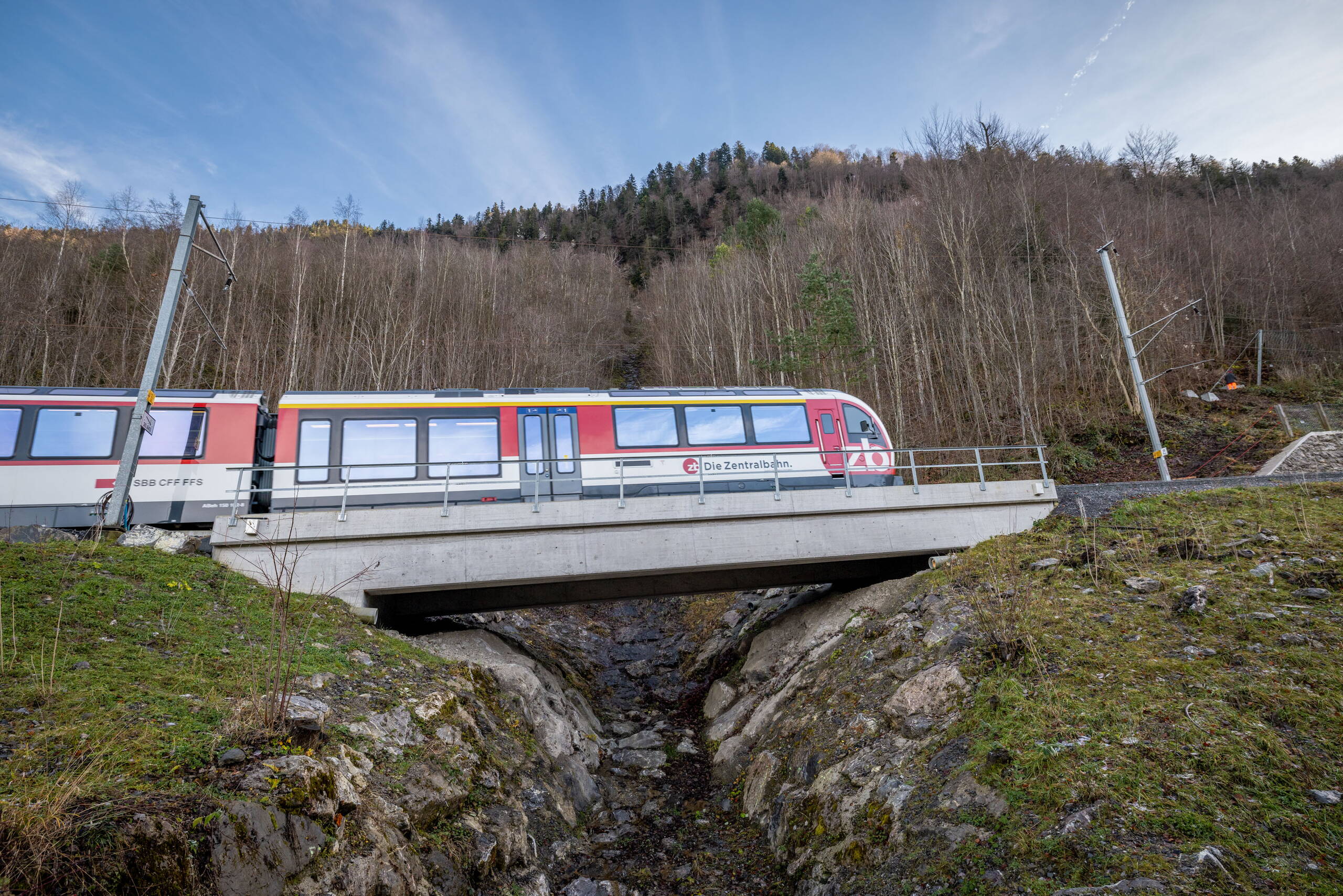 Brückencluster 3, Bahninfrastruktur - Ribu