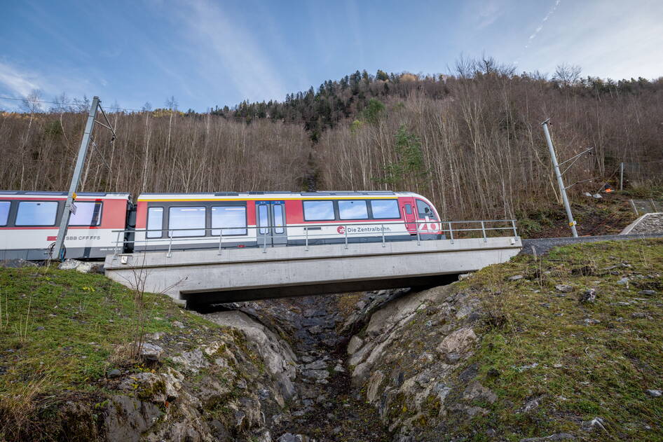 Brückencluster 3, Bahninfrastruktur - Ribu