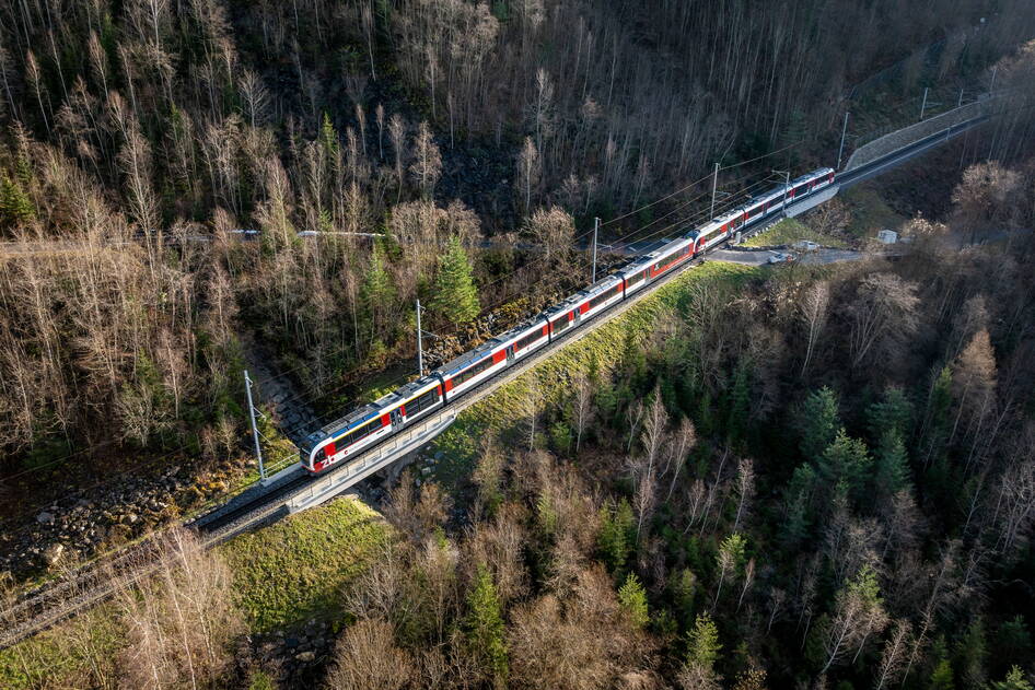 Brückencluster 3, Bahninfrastruktur - Ribu