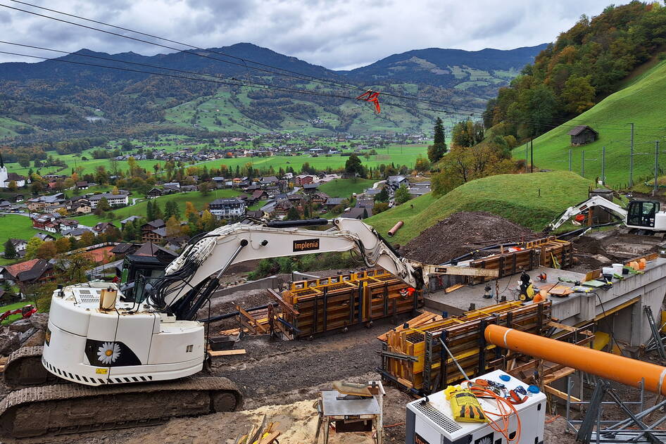 Brückencluster 3, Bahninfrastruktur - Ribu