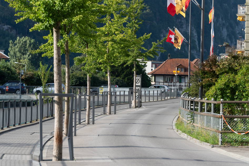 Umgestaltung und Erneuerung Aarestrasse, Strassenbau – Ribuna AG Interlaken