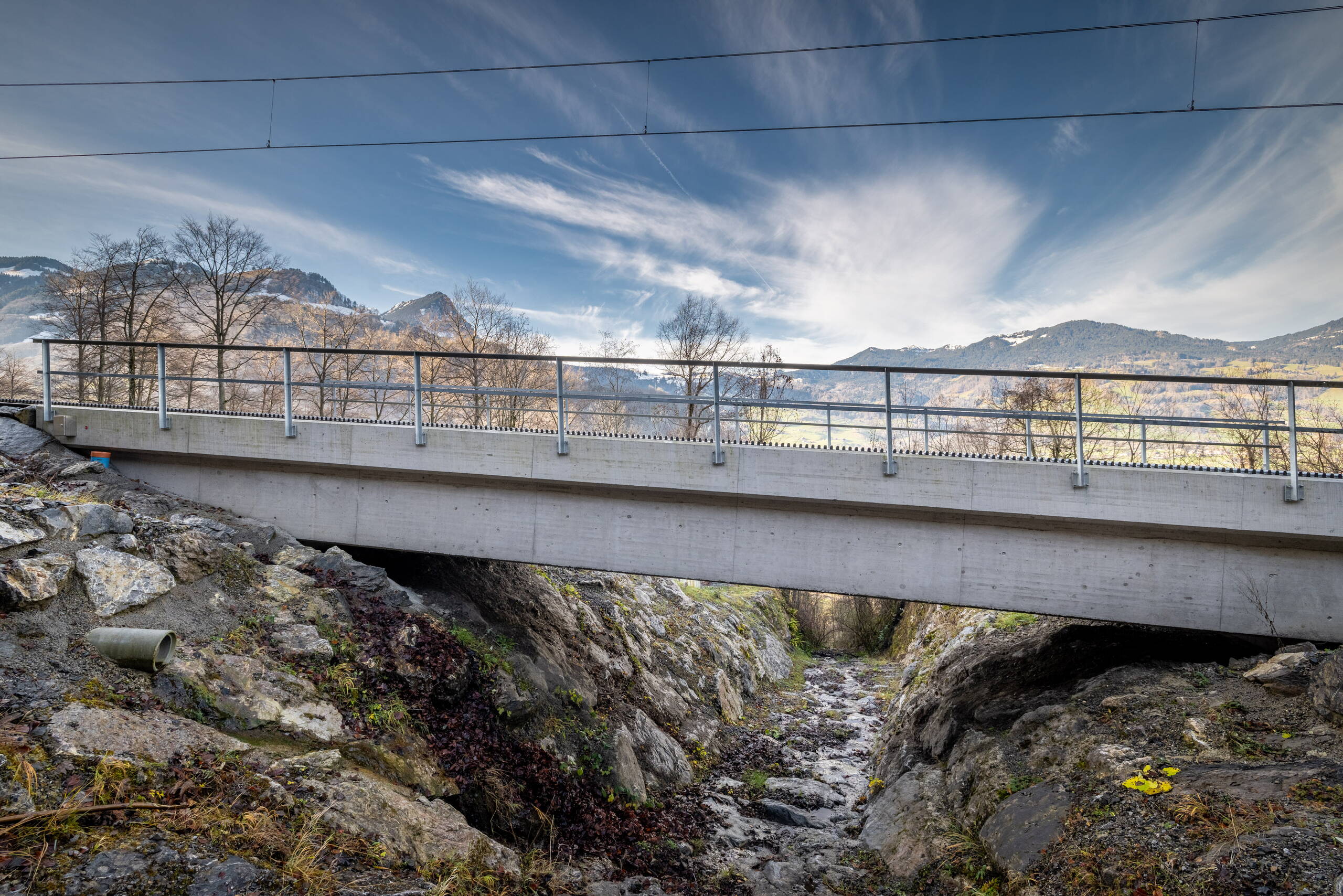 Brückencluster 3, Bahninfrastruktur - Ribu
